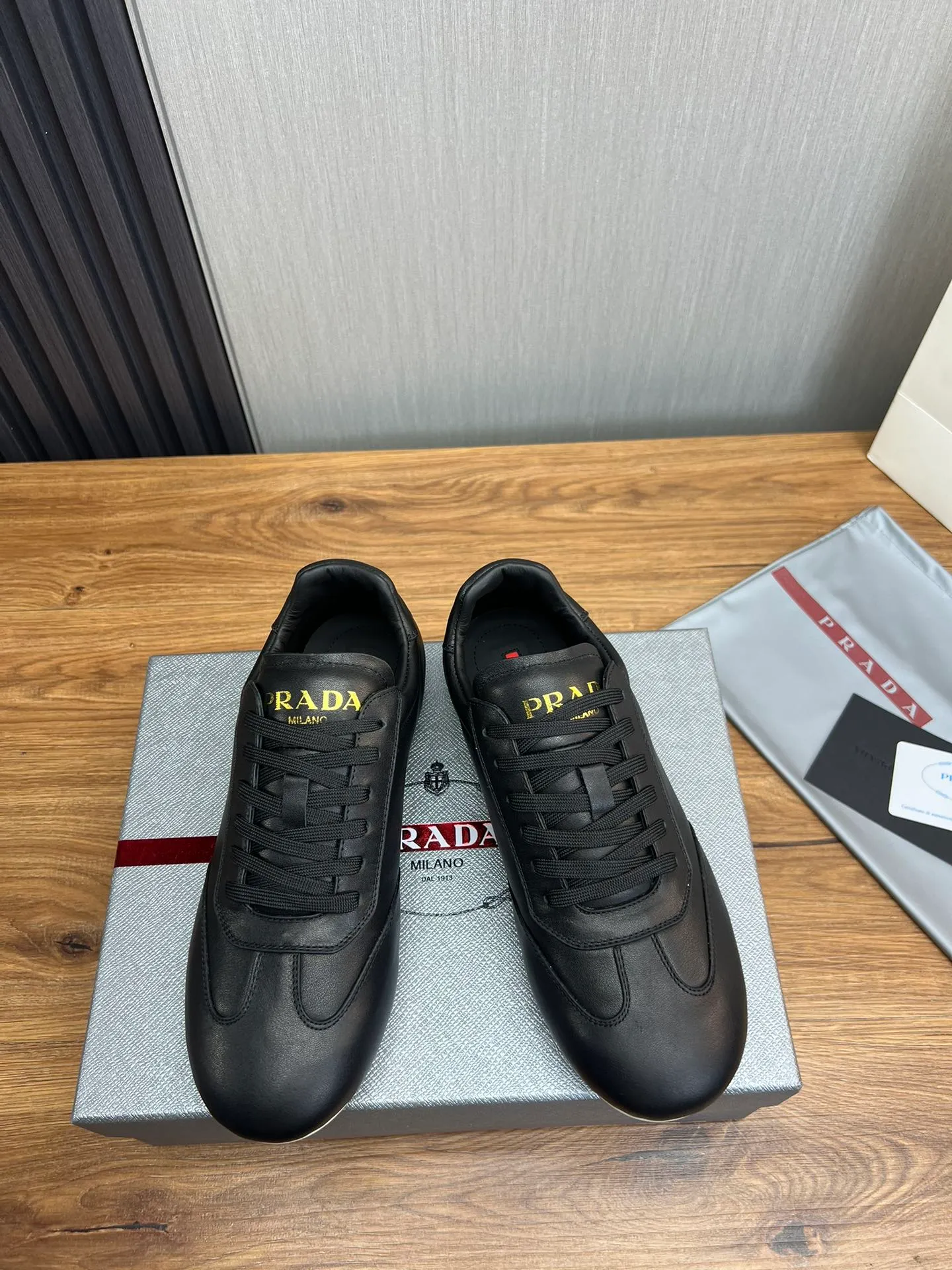 Men's shoes 💰520💰 [PRADA] Men's shoes are popular in the counter, official website is synchronized, 1 high-quality shipment ✔️Original cowhide spliced ​​with high-end waterproof cloth + cowhide lining, 1🆚1 replica, original sole, 38-45 (45 customized, non-refundable)